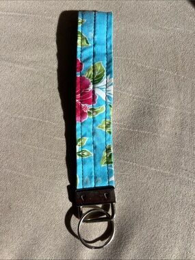 NWOT Hawaiian Fabric Wristlet Keychain 🌺
